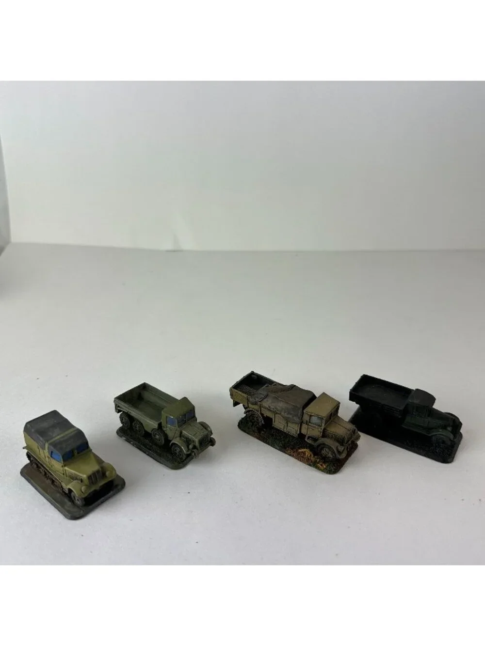 Four Battlefront Flames of War Military Vehicles Sd Kfz 11 Zis-5
